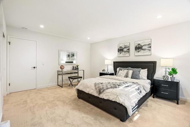 344 W Oakwood Boulevard, Redwood City, CA 94061