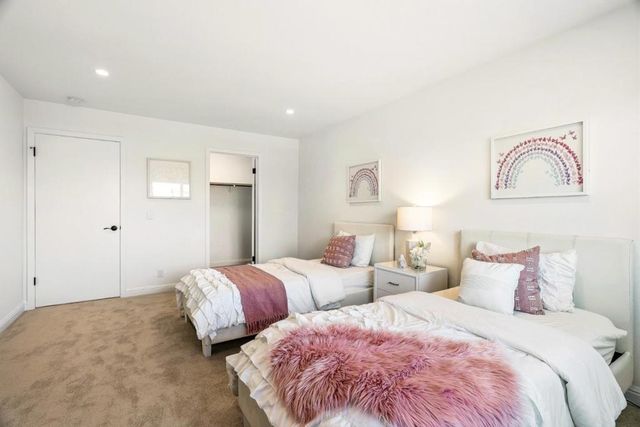 344 W Oakwood Boulevard, Redwood City, CA 94061