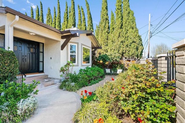 344 W Oakwood Boulevard, Redwood City, CA 94061