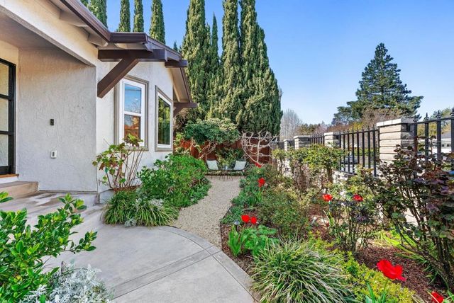 344 W Oakwood Boulevard, Redwood City, CA 94061