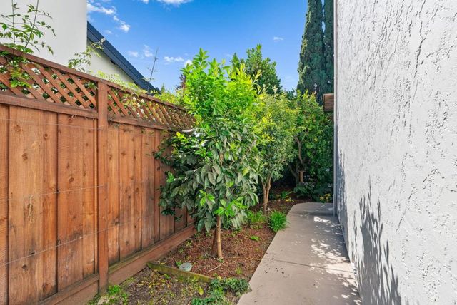 344 W Oakwood Boulevard, Redwood City, CA 94061