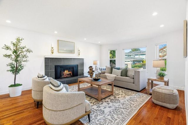 344 W Oakwood Boulevard, Redwood City, CA 94061