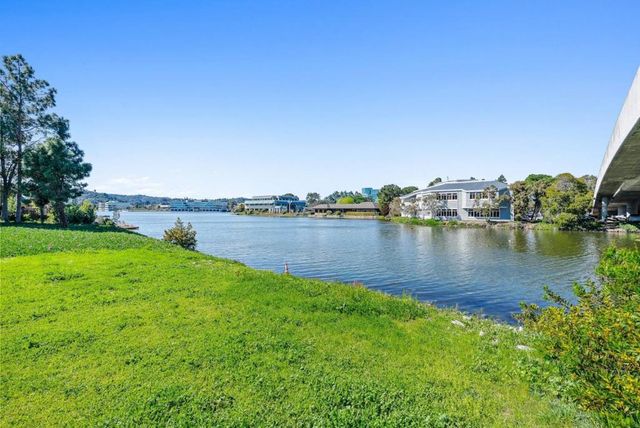 344 W Oakwood Boulevard, Redwood City, CA 94061