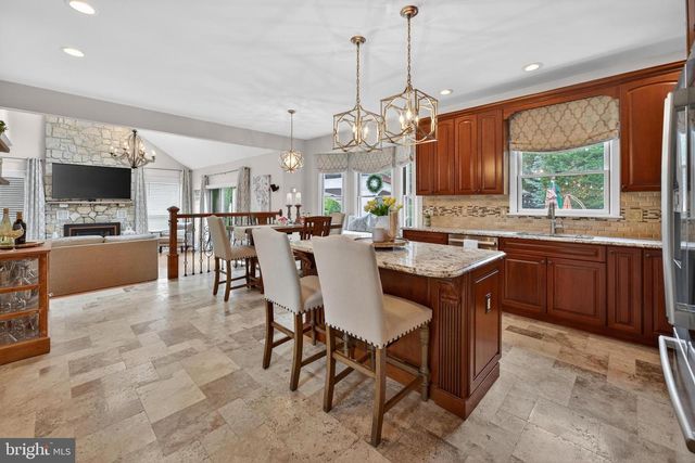 55 PARRY DR, Hainesport, NJ 08036