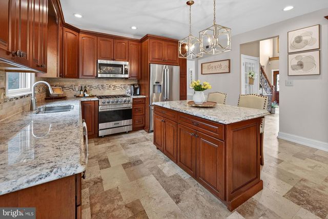 55 PARRY DR, Hainesport, NJ 08036