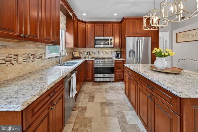 55 PARRY DR, Hainesport, NJ 08036