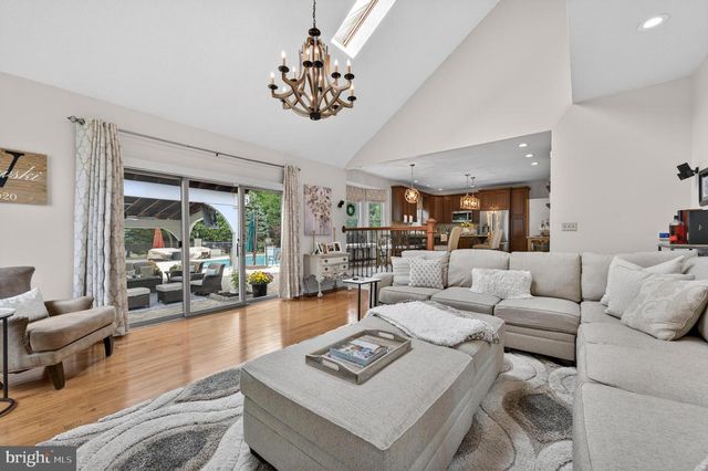 55 PARRY DR, Hainesport, NJ 08036