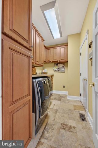55 PARRY DR, Hainesport, NJ 08036