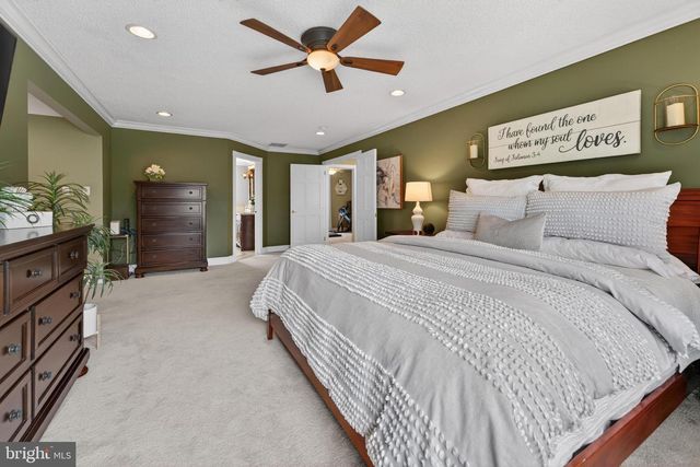 55 PARRY DR, Hainesport, NJ 08036