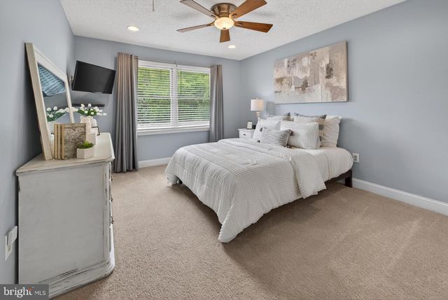 55 PARRY DR, Hainesport, NJ 08036