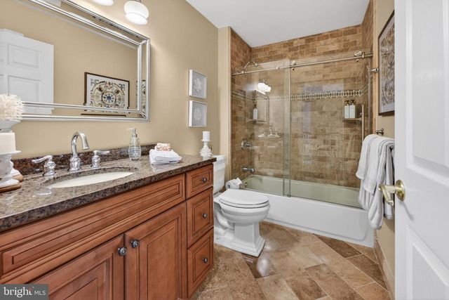 55 PARRY DR, Hainesport, NJ 08036