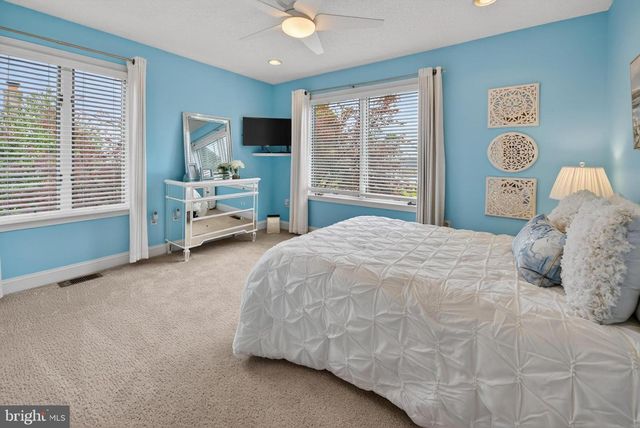 55 PARRY DR, Hainesport, NJ 08036