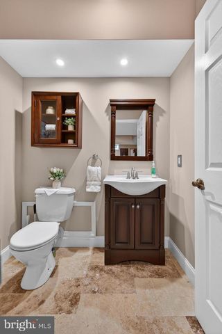 55 PARRY DR, Hainesport, NJ 08036