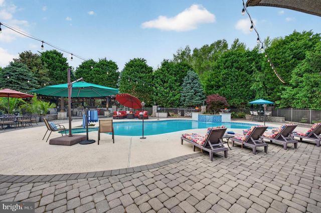 55 PARRY DR, Hainesport, NJ 08036