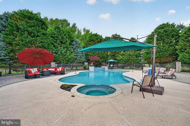 55 PARRY DR, Hainesport, NJ 08036