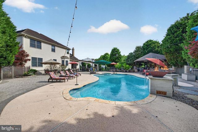 55 PARRY DR, Hainesport, NJ 08036