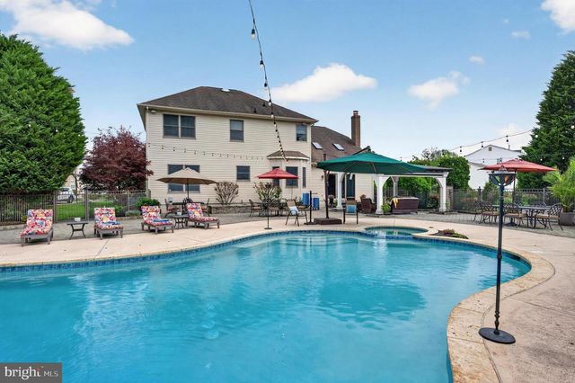 55 PARRY DR, Hainesport, NJ 08036