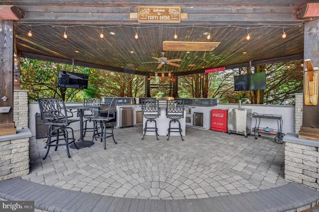 55 PARRY DR, Hainesport, NJ 08036