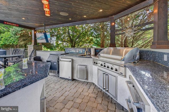 55 PARRY DR, Hainesport, NJ 08036