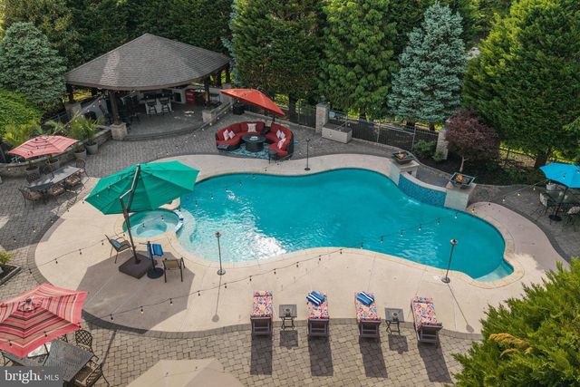 55 PARRY DR, Hainesport, NJ 08036