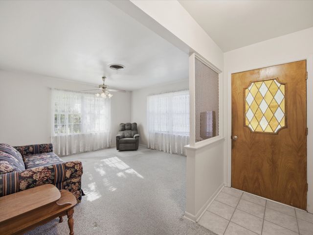 1313 Crestridge Street, Ennis, TX 75119