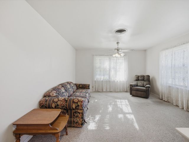 1313 Crestridge Street, Ennis, TX 75119