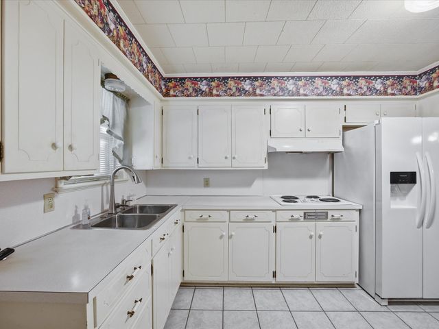 1313 Crestridge Street, Ennis, TX 75119