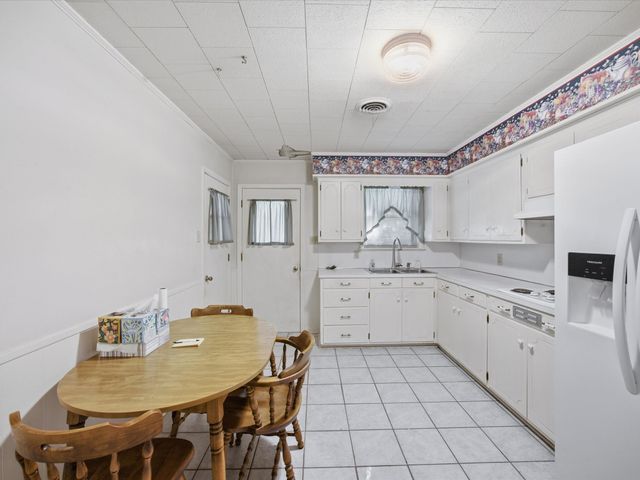 1313 Crestridge Street, Ennis, TX 75119