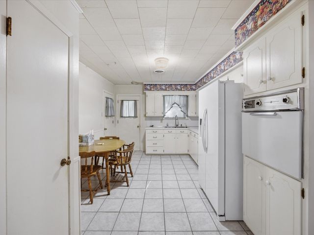 1313 Crestridge Street, Ennis, TX 75119