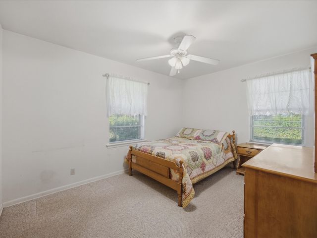 1313 Crestridge Street, Ennis, TX 75119
