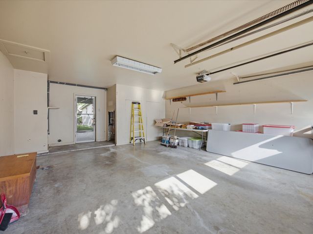 1313 Crestridge Street, Ennis, TX 75119