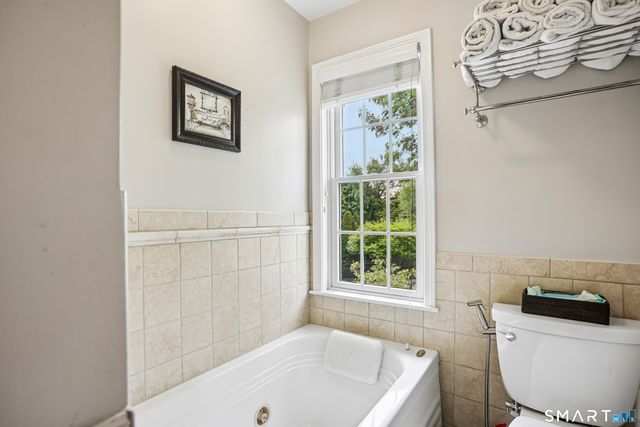 55 Waterford Lane 2, Stamford, CT 06905
