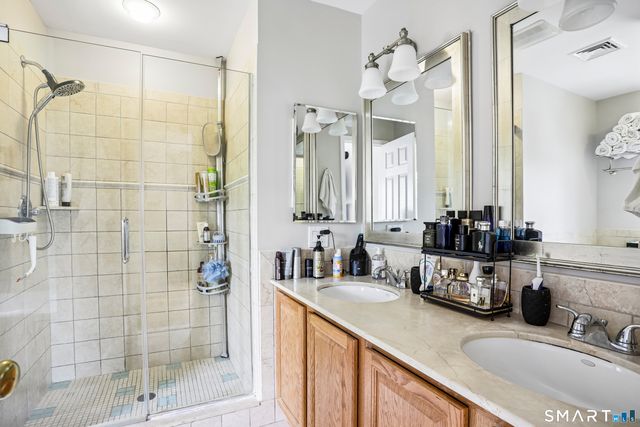 55 Waterford Lane 2, Stamford, CT 06905