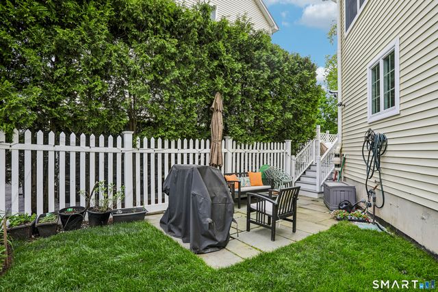 55 Waterford Lane 2, Stamford, CT 06905