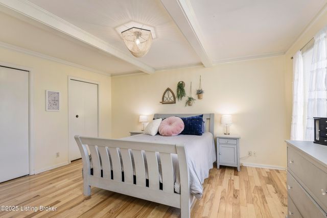 515 N Watterson Trail, Louisville, KY 40243