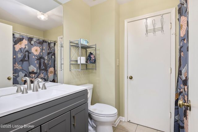 515 N Watterson Trail, Louisville, KY 40243