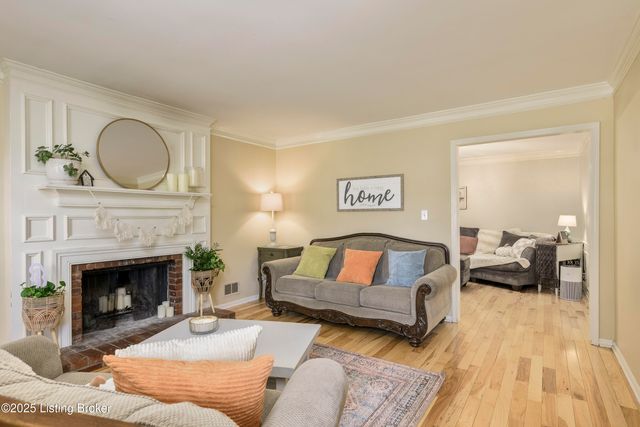 515 N Watterson Trail, Louisville, KY 40243