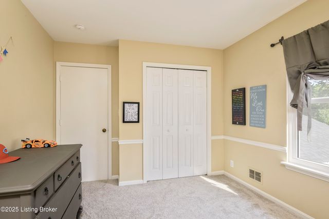 515 N Watterson Trail, Louisville, KY 40243