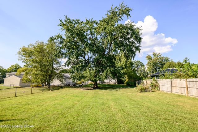 515 N Watterson Trail, Louisville, KY 40243