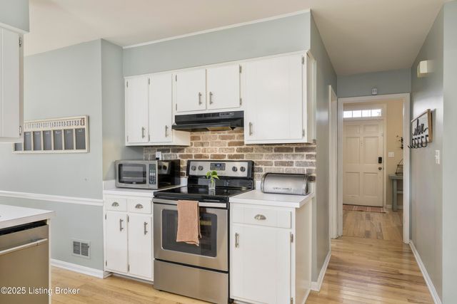 515 N Watterson Trail, Louisville, KY 40243