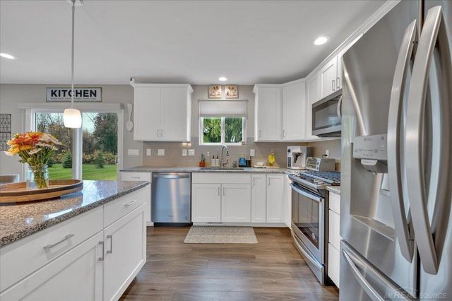 51341 Mayfield Drive, New Baltimore, MI 48047