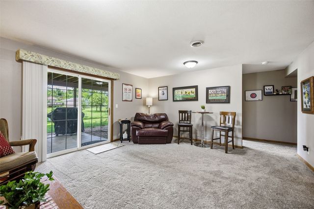 1125 Forest Glen Court SE, Cedar Rapids, IA 52403