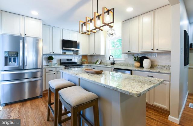 341 LARCH AVE, West Berlin, NJ 08091
