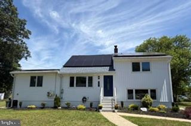 341 LARCH AVE, West Berlin, NJ 08091