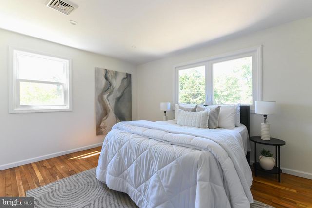341 LARCH AVE, West Berlin, NJ 08091