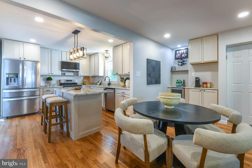 341 LARCH AVE, West Berlin, NJ 08091