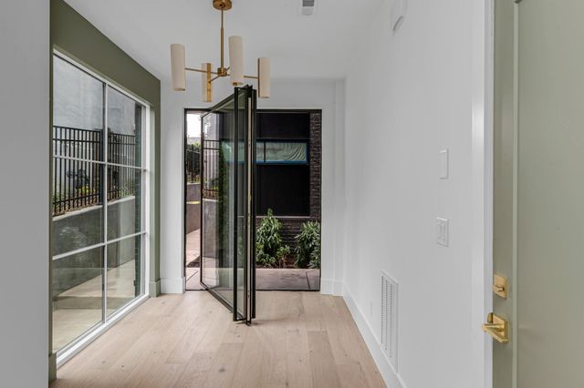 3718 West End Ave Unit 1, Nashville, TN 37205