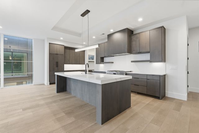 3718 West End Ave Unit 1, Nashville, TN 37205