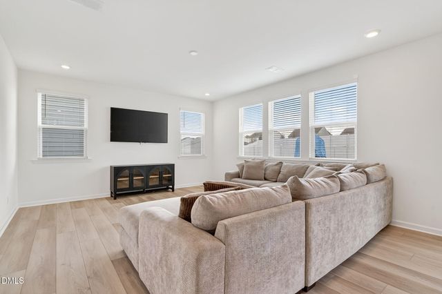 260 Chestnut Oak Lane, Lillington, NC 27546