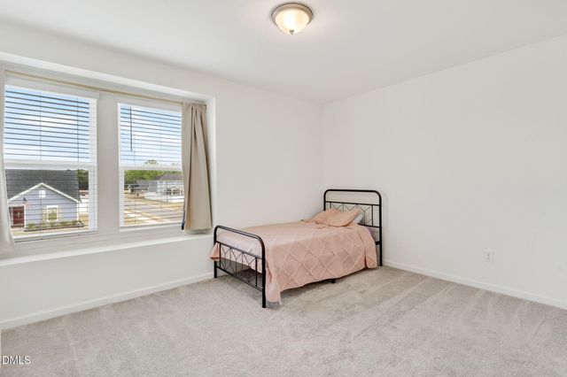 260 Chestnut Oak Lane, Lillington, NC 27546